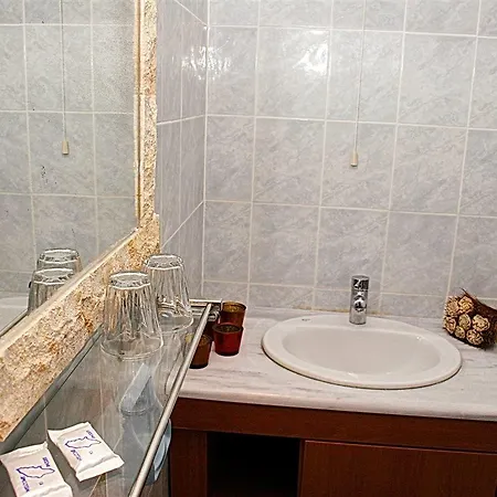 Venus 2* Rhodes City